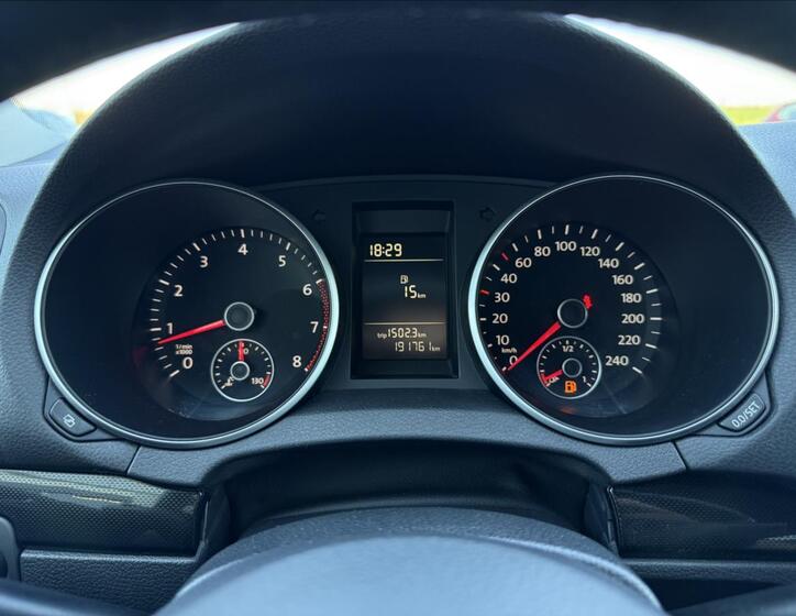 Volkswagen Golf 15