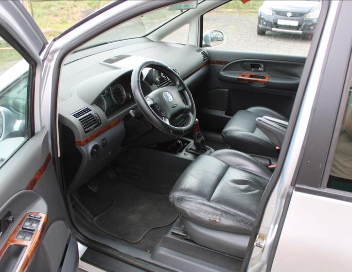 Volkswagen Sharan 9