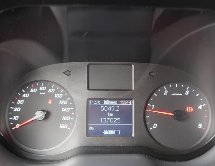 Mercedes-Benz Sprinter 11