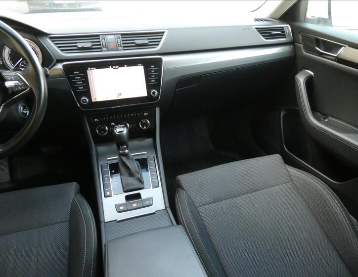 Škoda Superb 28
