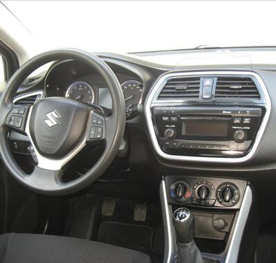 Suzuki S-Cross 23