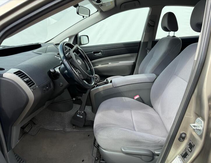 Toyota Prius 9