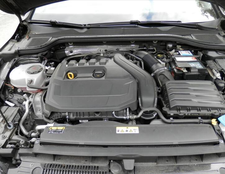 Volkswagen Golf 32
