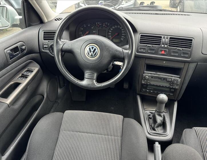 Volkswagen Golf 37
