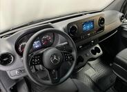 Mercedes-Benz Sprinter 9