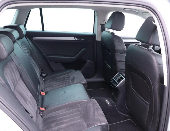 Škoda Superb 11