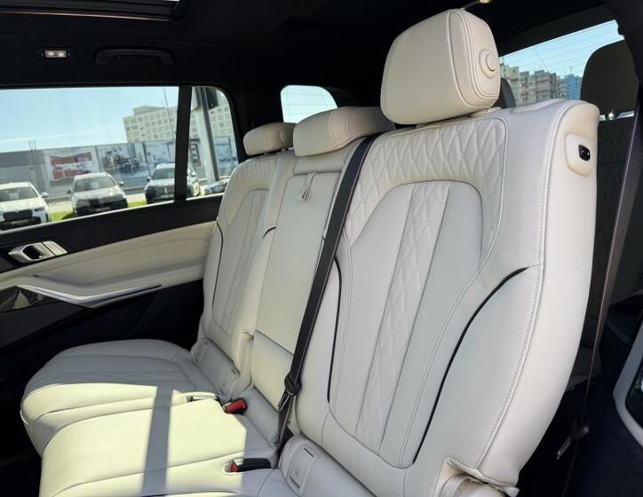 BMW X7 32