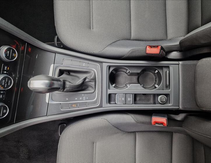 Volkswagen Golf 36