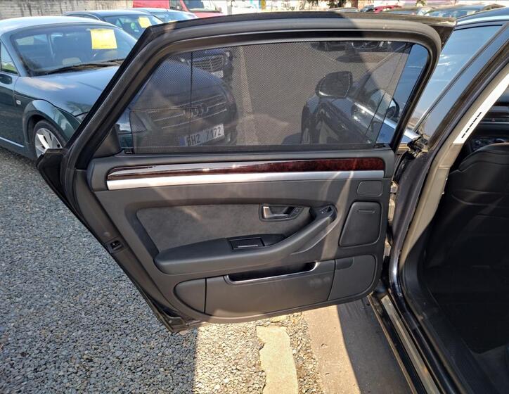 Audi A8 27