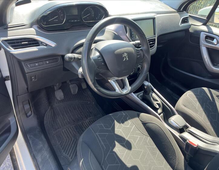 Peugeot 2008 9