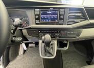 Volkswagen Caravelle 9