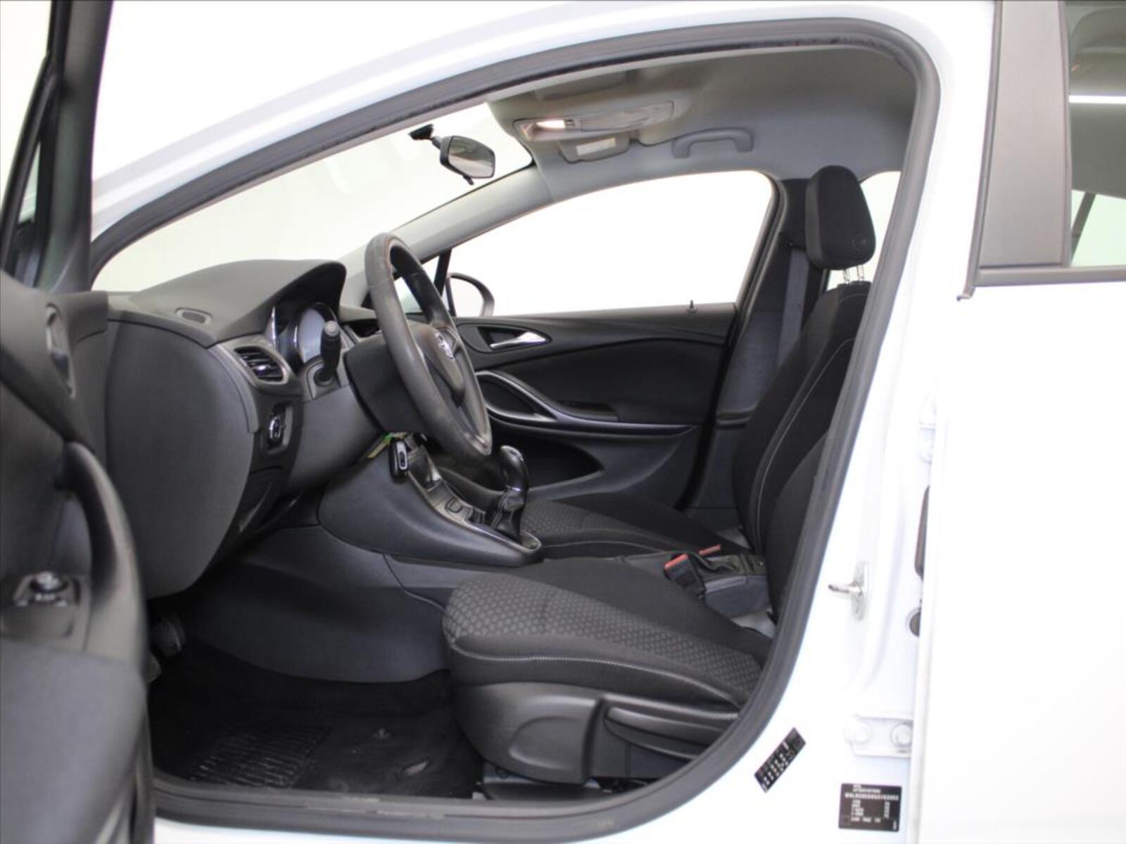 Opel Astra 6