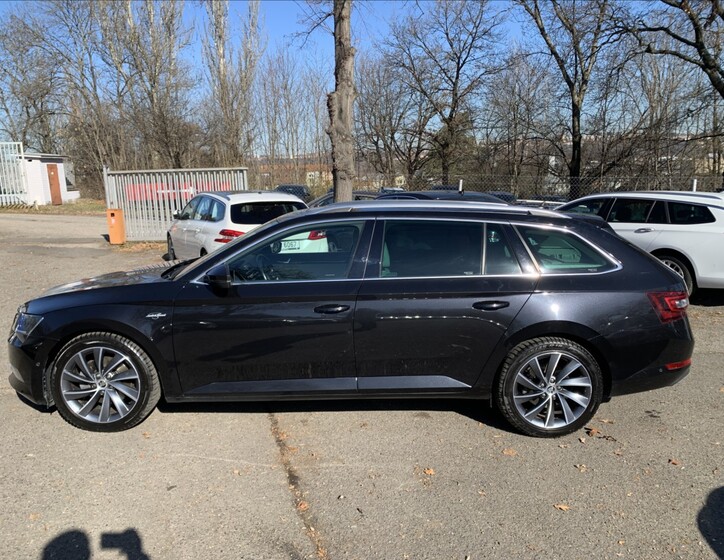 Škoda Superb 8