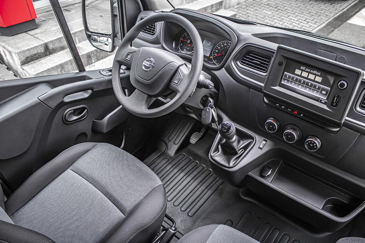 Nissan NV400