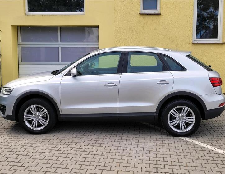 Audi Q3 10