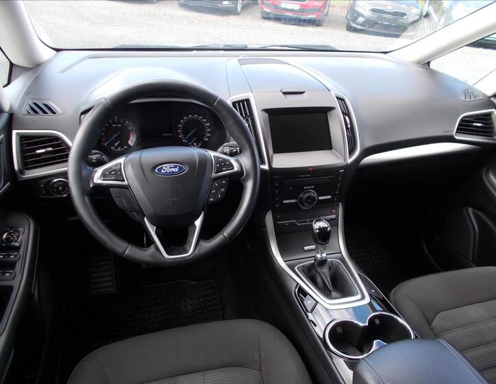 Ford Galaxy 14