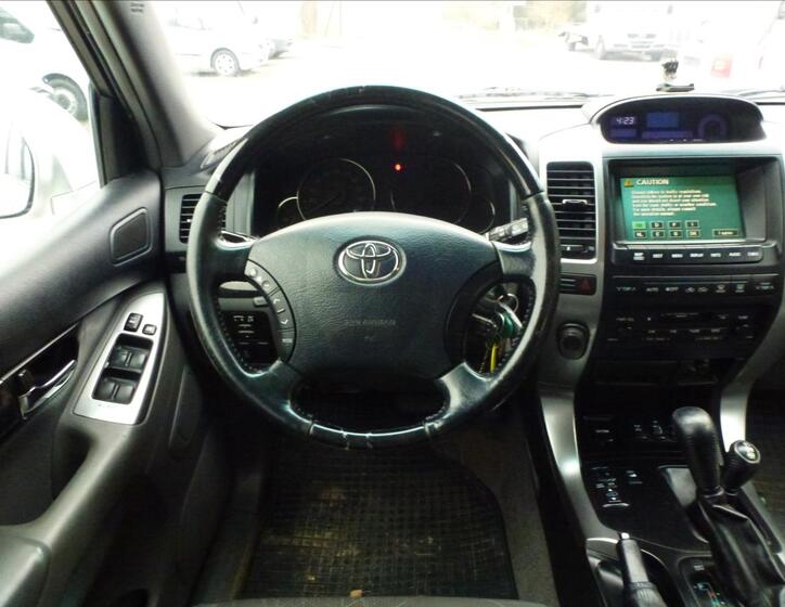 Toyota Land Cruiser 30