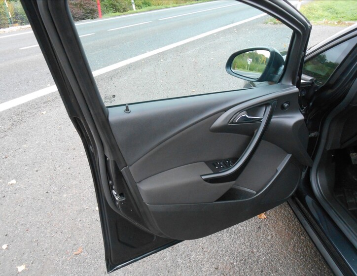 Opel Astra 9