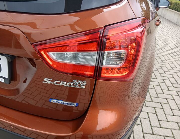 Suzuki SX4 S-Cross 30