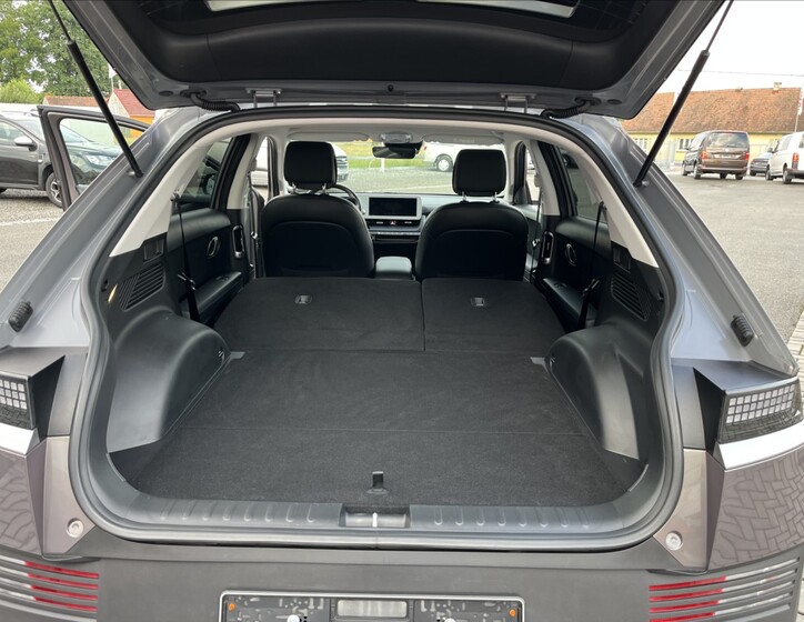 Hyundai IONIQ 36