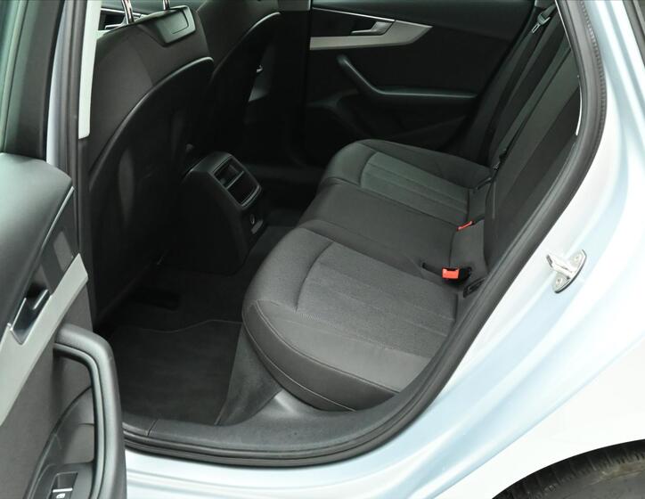 Audi A4 14