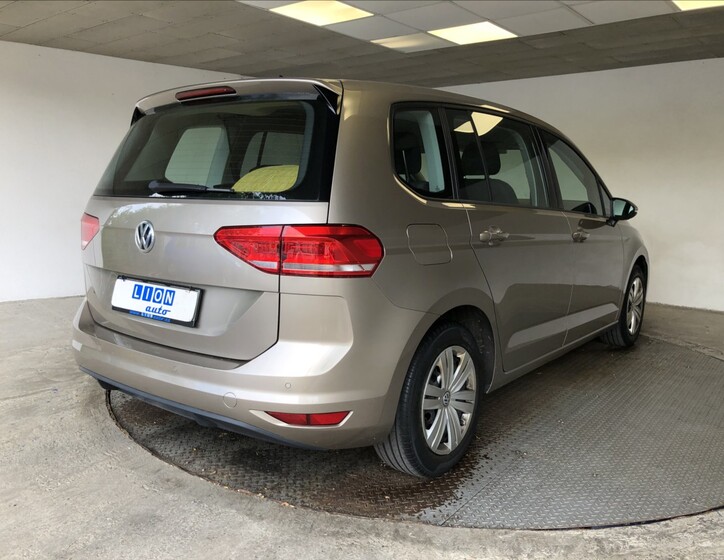 Volkswagen Touran 7
