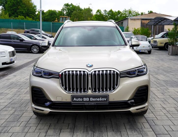BMW X7 1