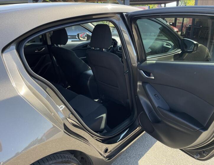 Mazda 3 24