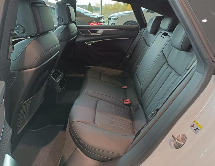 Audi S7 10