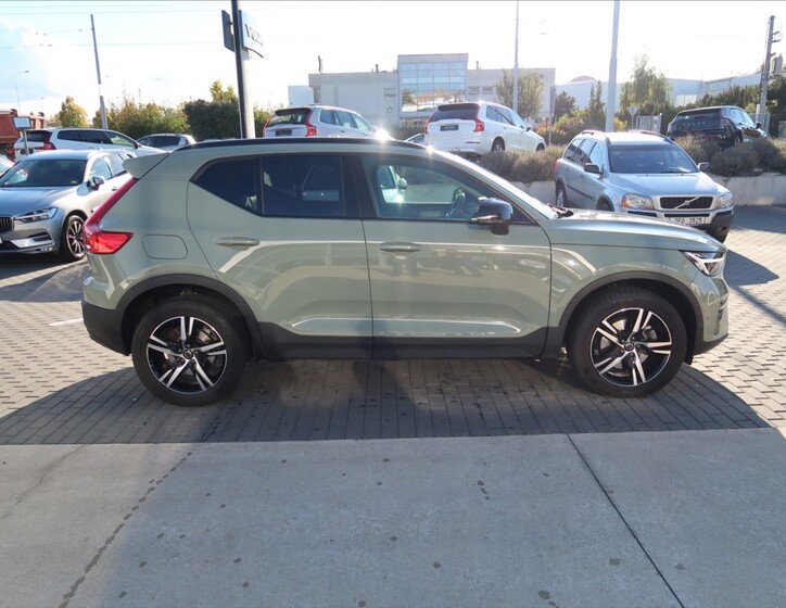 Volvo XC40 4