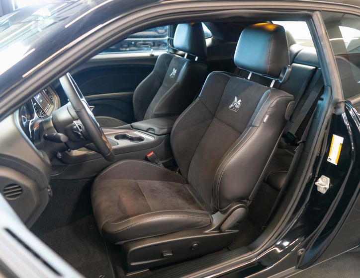 Dodge Challenger 14