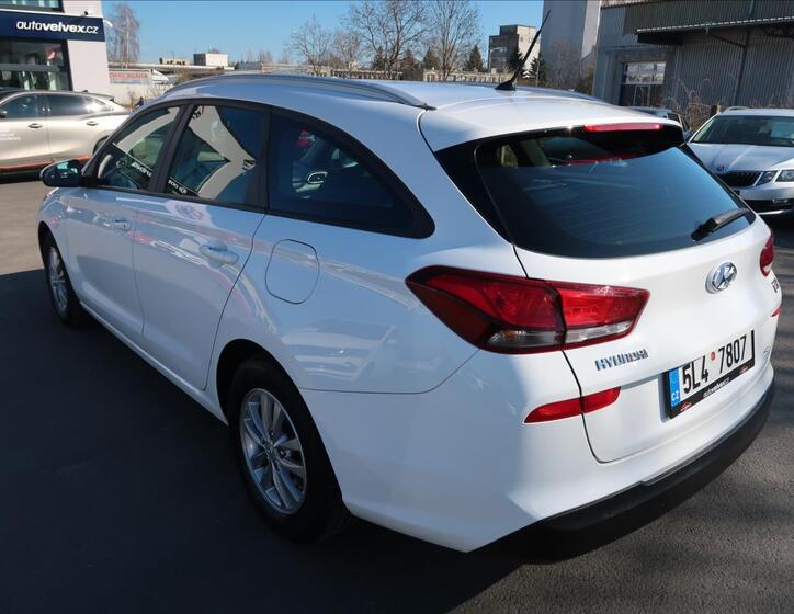 Hyundai i30 4