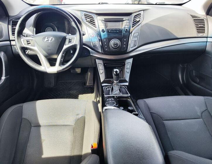 Hyundai i40 13