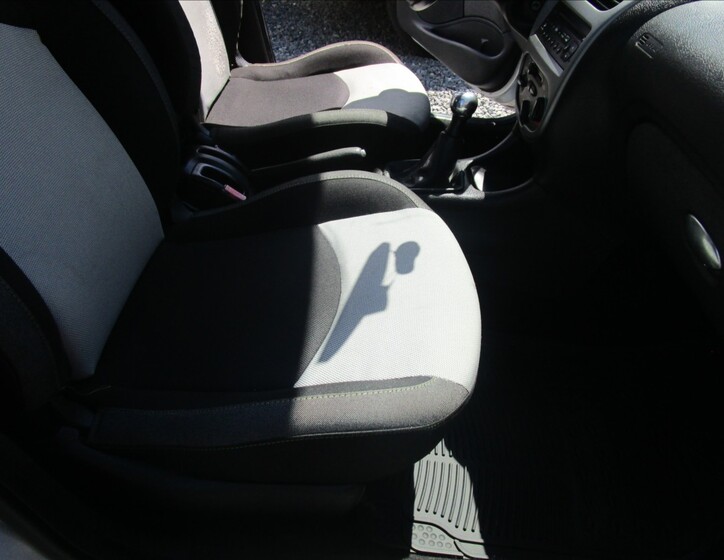 Peugeot 206 16