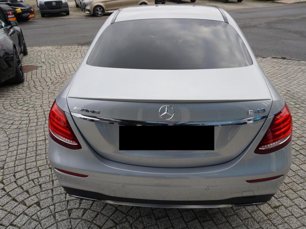 Mercedes-Benz Třídy E 5