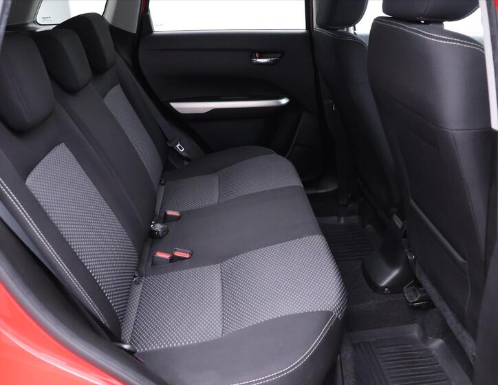 Suzuki Vitara 15