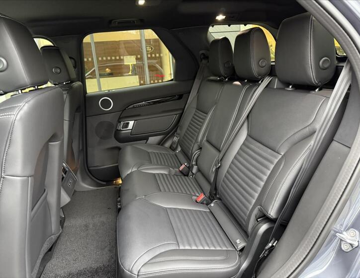 Land Rover Discovery 16