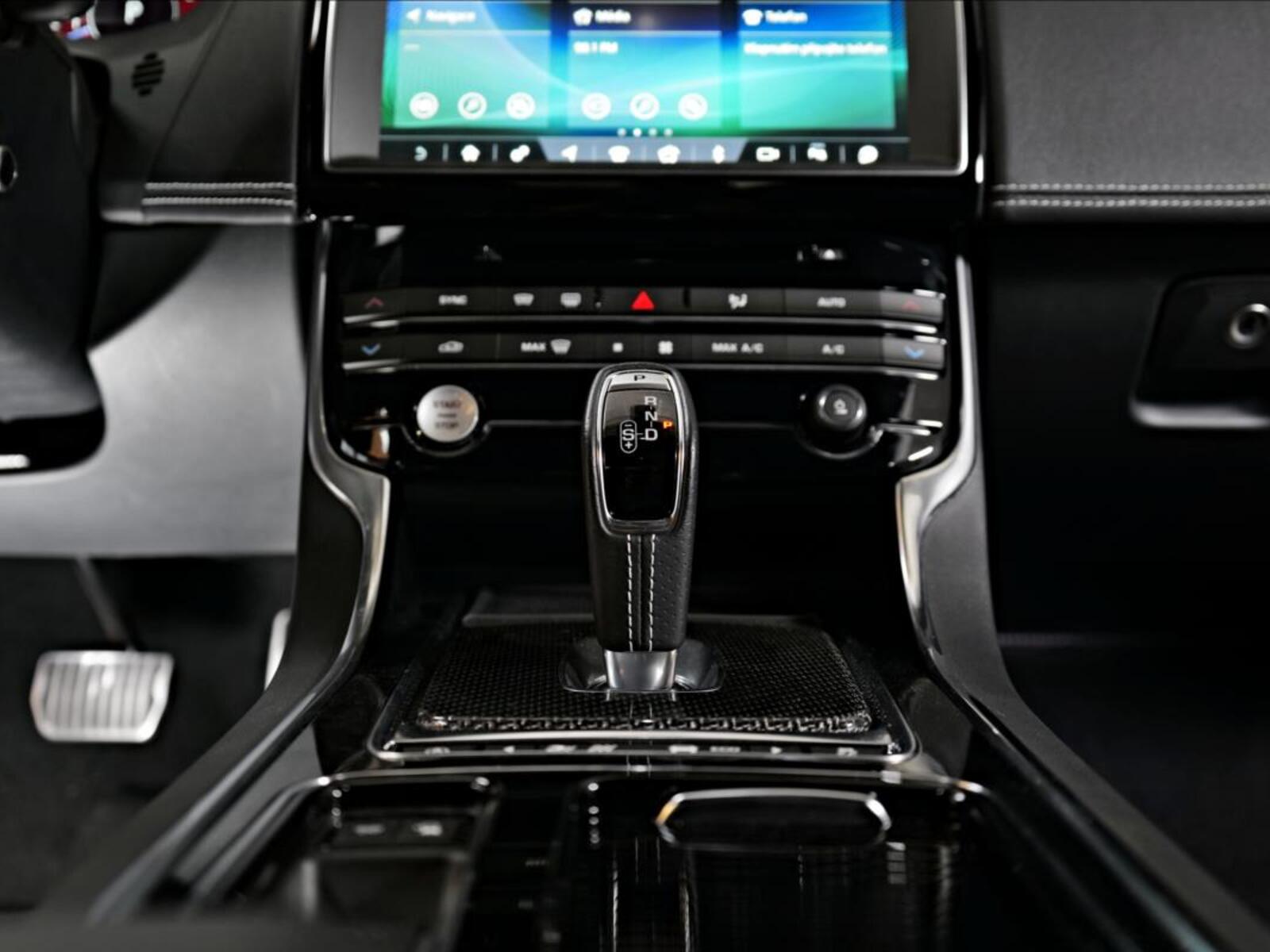 Jaguar XE 20