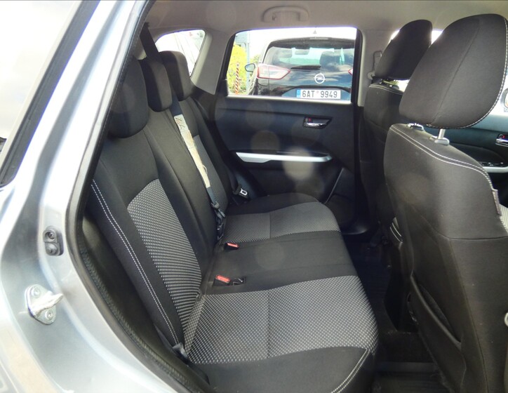 Suzuki Vitara 10
