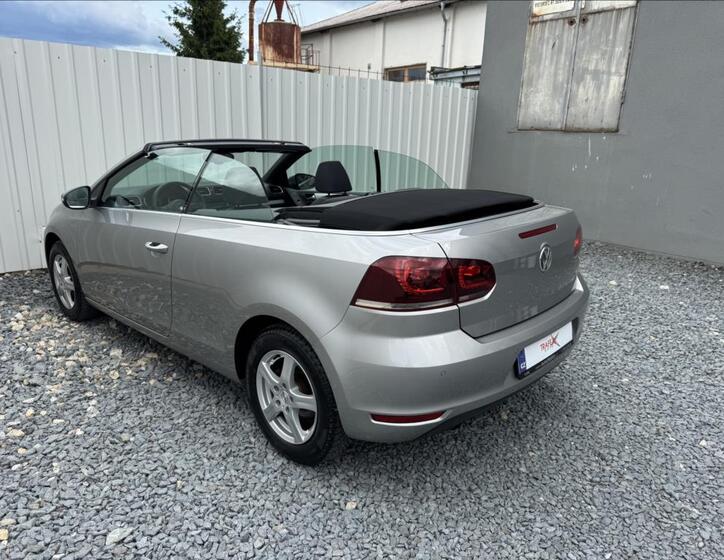 Volkswagen Golf 16