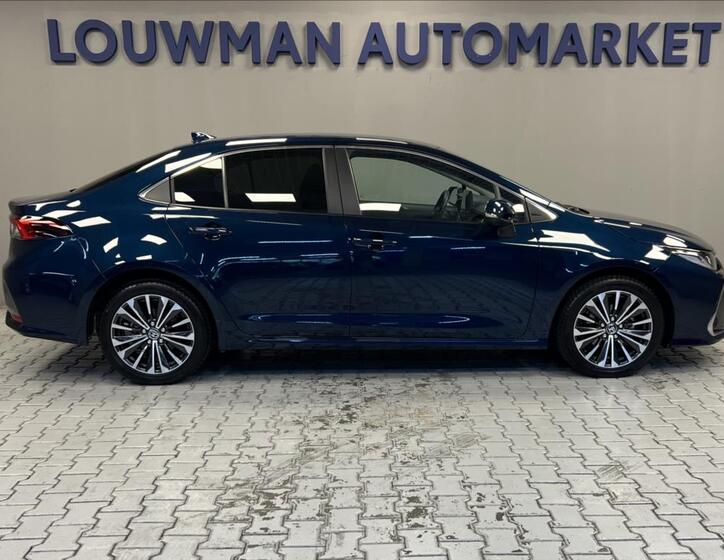Toyota Corolla 16