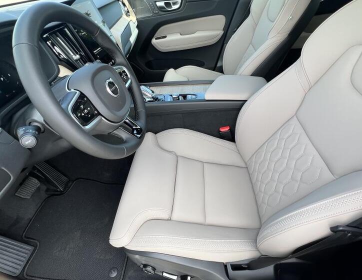 Volvo XC60 10