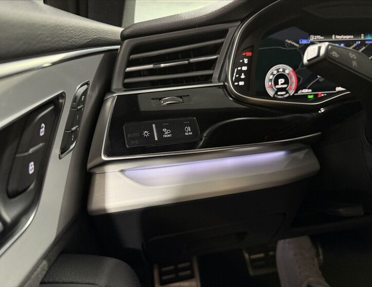 Audi Q7 10
