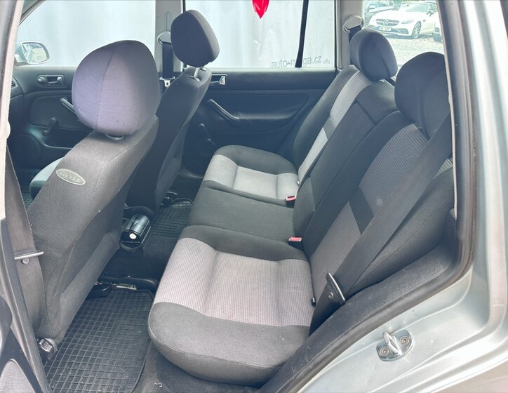 Volkswagen Golf 11
