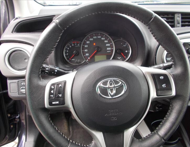Toyota Yaris 22