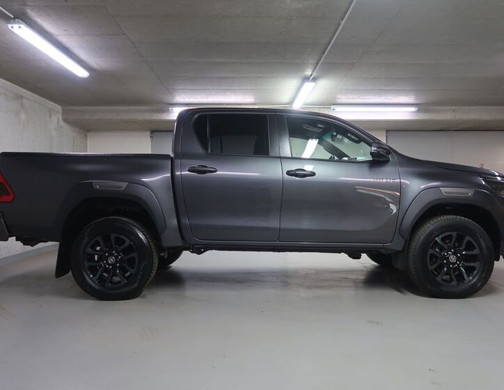 Toyota Hilux 4
