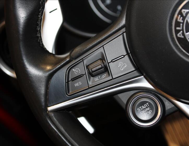 Alfa Romeo Stelvio 35