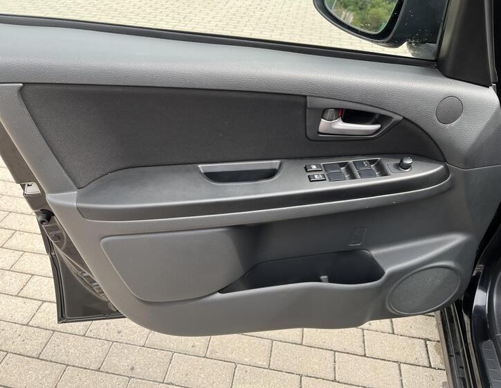 Suzuki SX4 10