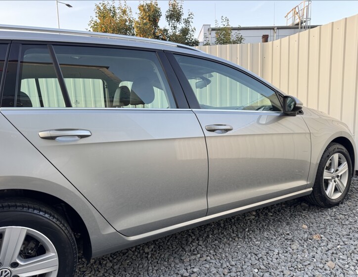 Volkswagen Golf 17