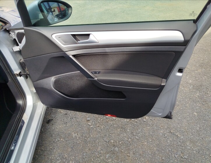 Volkswagen Golf 28